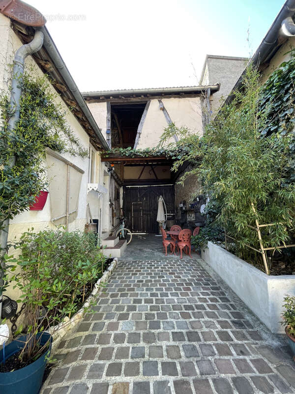 Maison à FRENEUSE
