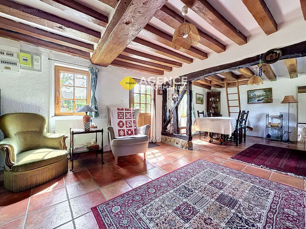 Maison à MONTREUIL-L'ARGILLE