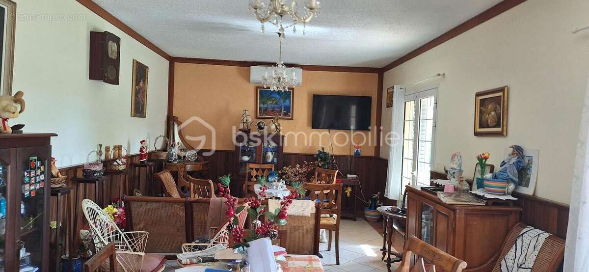 BRAS-PANON – Maison familiale de 132 m² avec jardin de 517 m² – 4 chambres - photo 12