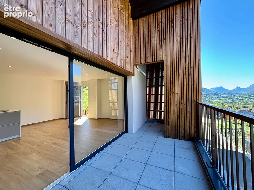 T3 récent en duplex avec vue montagnes - photo 2
