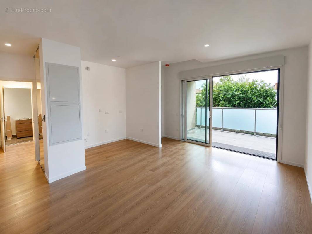 Appartement à MONT-SAINT-AIGNAN