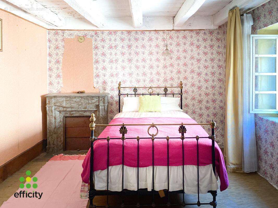 Maison 150 m² à Cressin-Rochefort  - photo 10