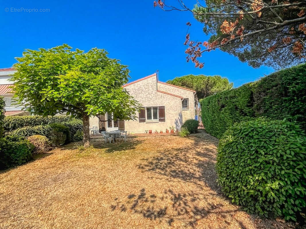 Royan  maison 4 chambres avec garage et jardin - photo 15