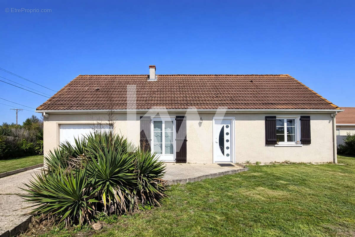Maison à FEROLLES