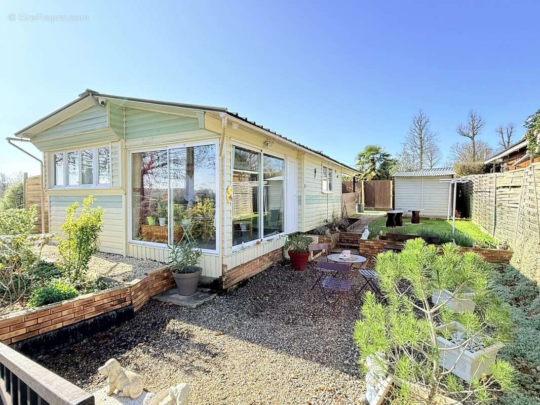 Maison à SAINT-JULIEN-DE-LA-LIEGUE