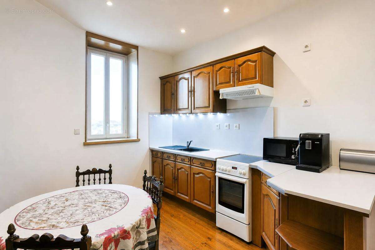 Appartement à SAINT-YRIEIX-LA-PERCHE