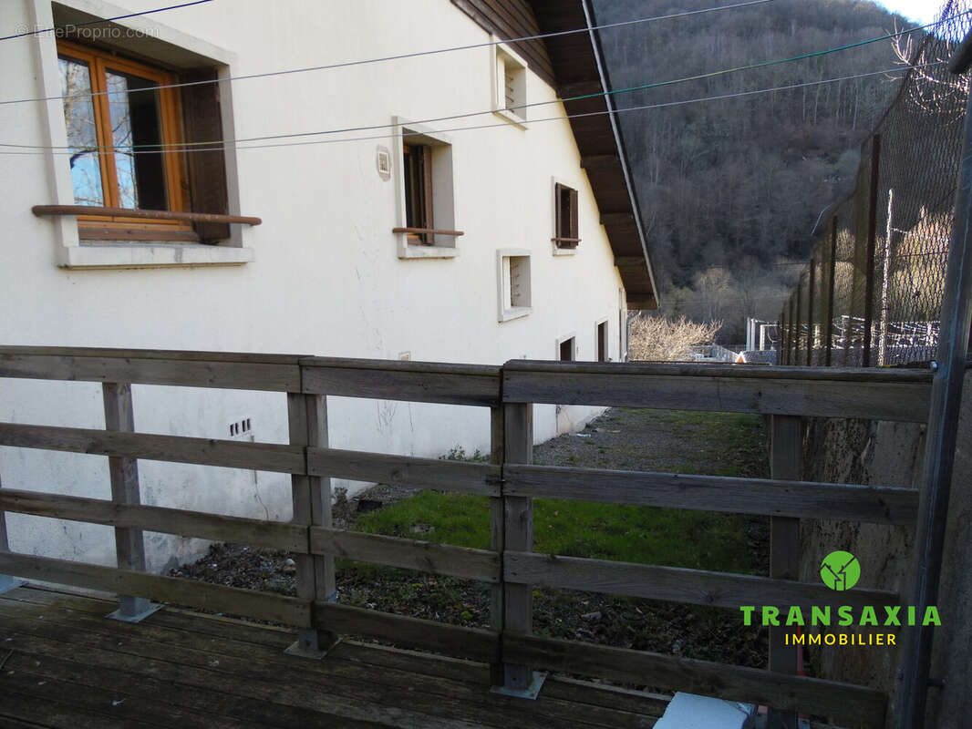 côté village - Maison à UCHENTEIN