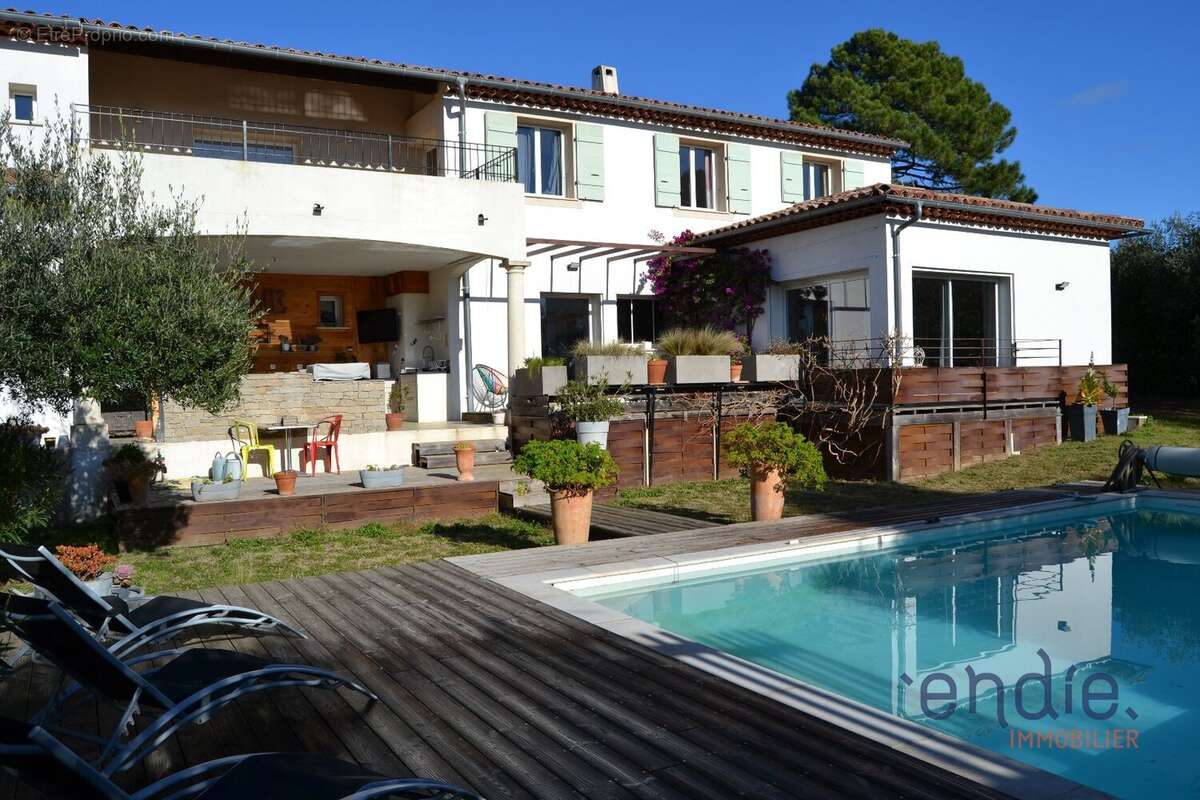 Maison à LA GARDE-FREINET