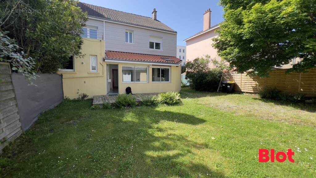 Maison 152 m² à Saint-Nazaire  - photo 2