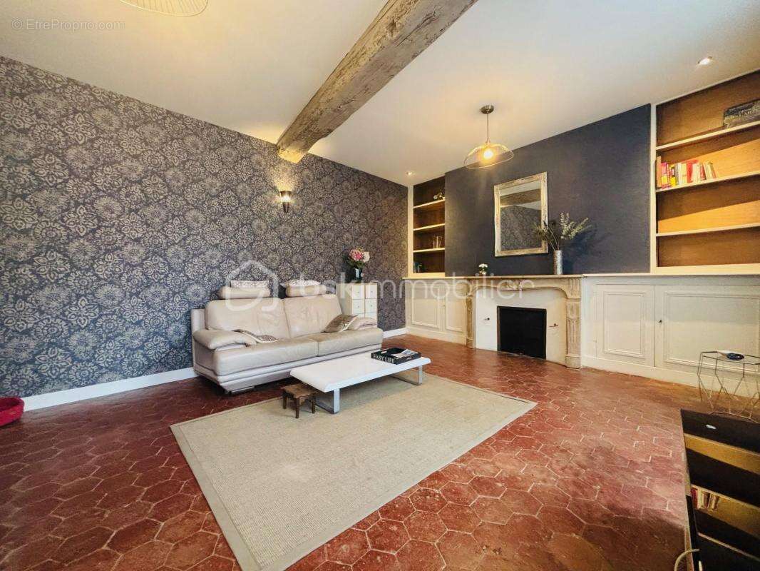 Maison à VILLENEUVE-SUR-YONNE