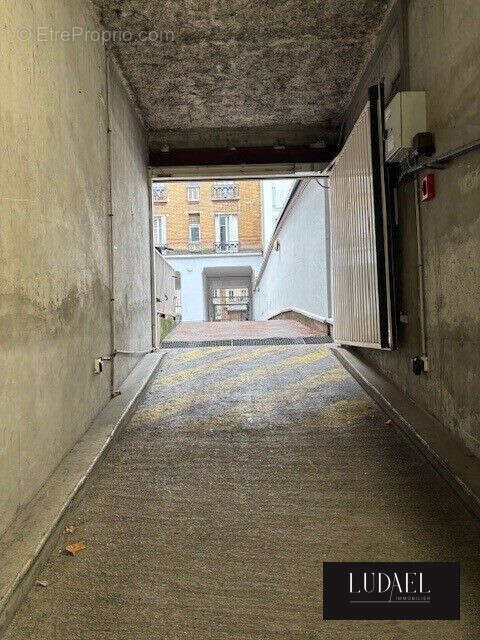Parking à PARIS-10E