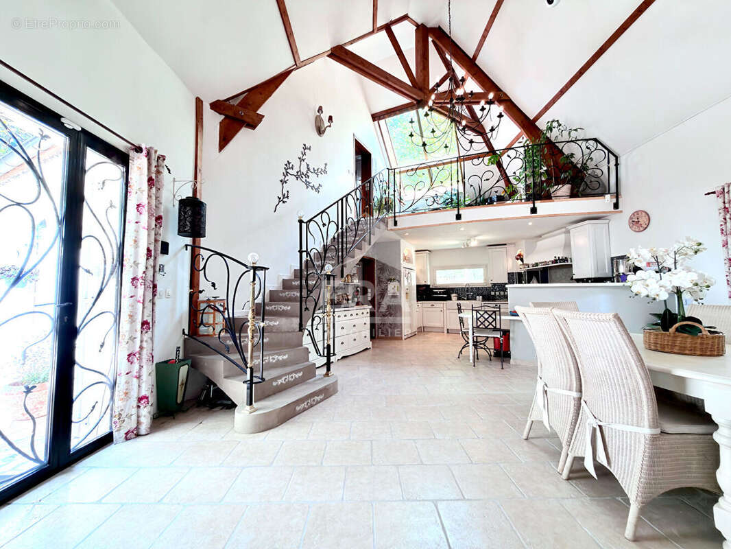 Maison à NOISY-SUR-ECOLE