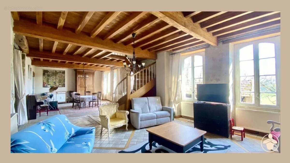 Maison à FREGIMONT
