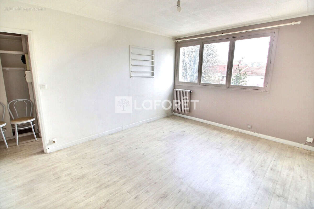 Appartement à GENNEVILLIERS