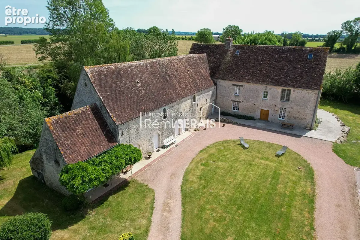 Propriété de caractère avec gîtes entre FALAISE et ARGENTAN - photo 2