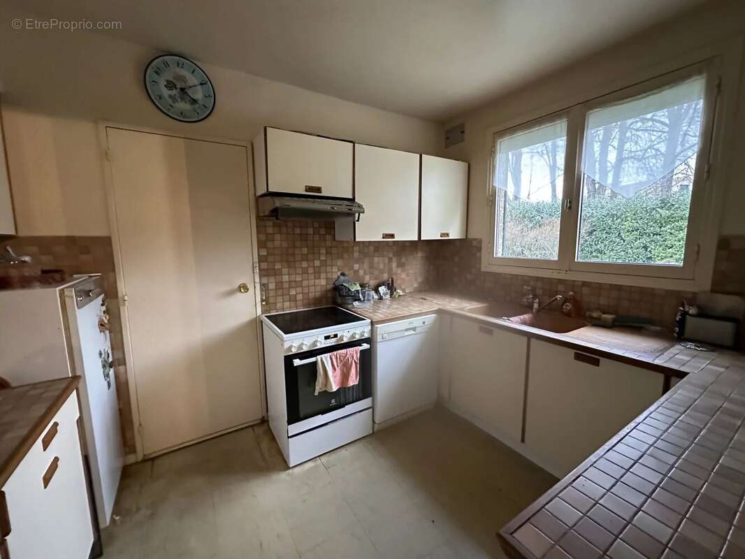 Maison à LE MESNIL-SAINT-DENIS