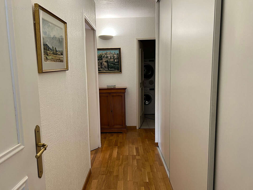 Appartement à VILLENEUVE-LES-AVIGNON