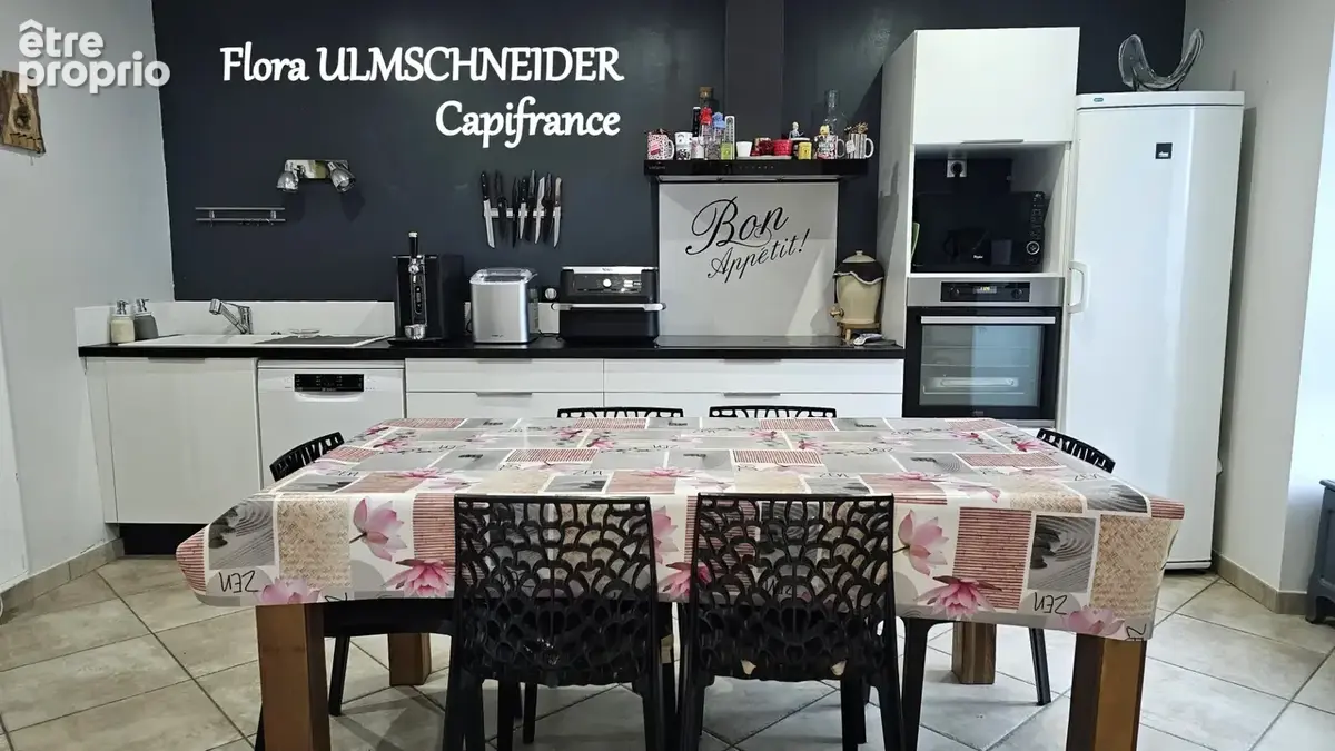 Authenticité et espace : grande maison mitoyenne en pierre avec 5 chambres à vendre à CHINDRIEUX avec garage et terrain proche d - photo 7