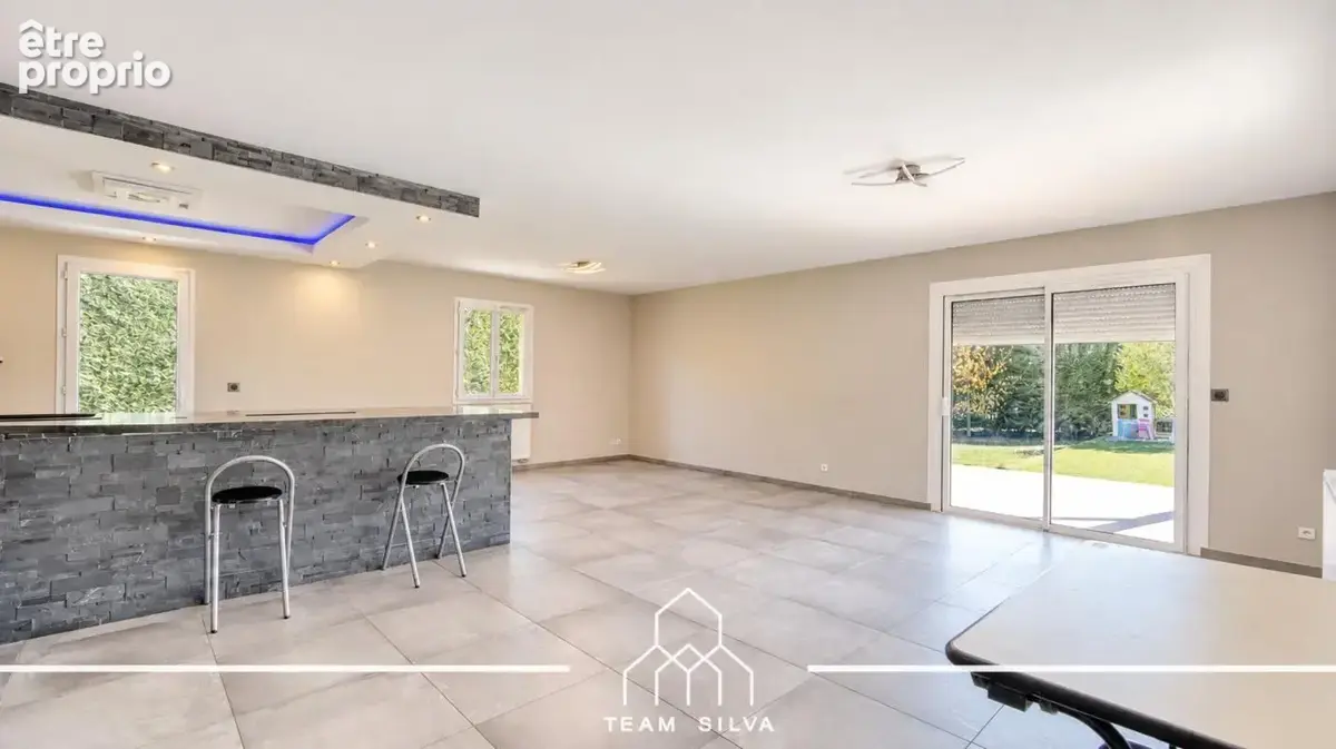 Maison 5 pièces 105 m² à vendre à Vonnas (01540) - photo 3