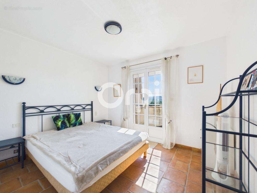 Maison à MANDELIEU-LA-NAPOULE