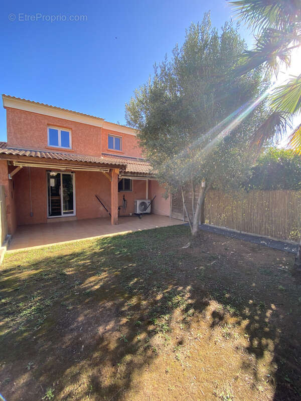 CERVIONE :A 100 m de la plage appartement en duplex d'environ 63 m2 dans une résidence avec piscine - photo 4