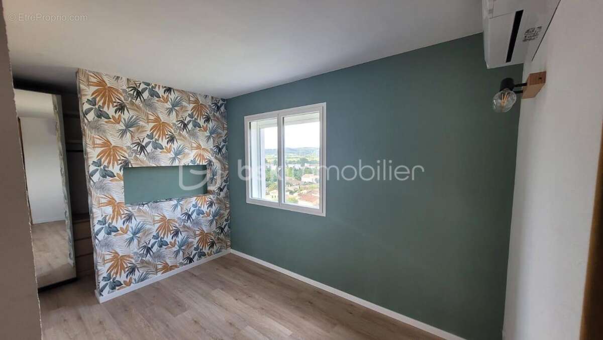 Appartement à BAGNOLS-SUR-CEZE