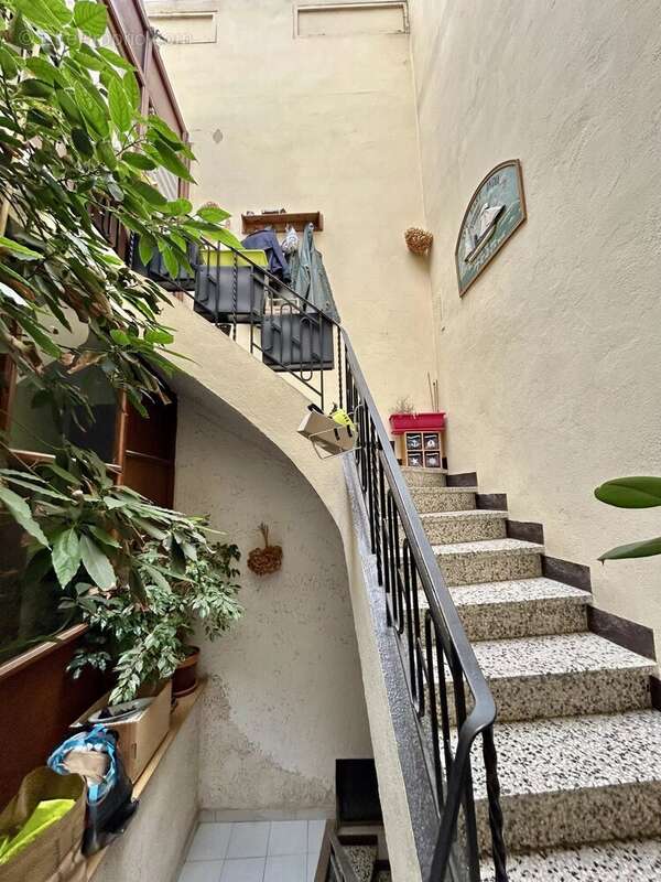 Appartement à PEZILLA-LA-RIVIERE