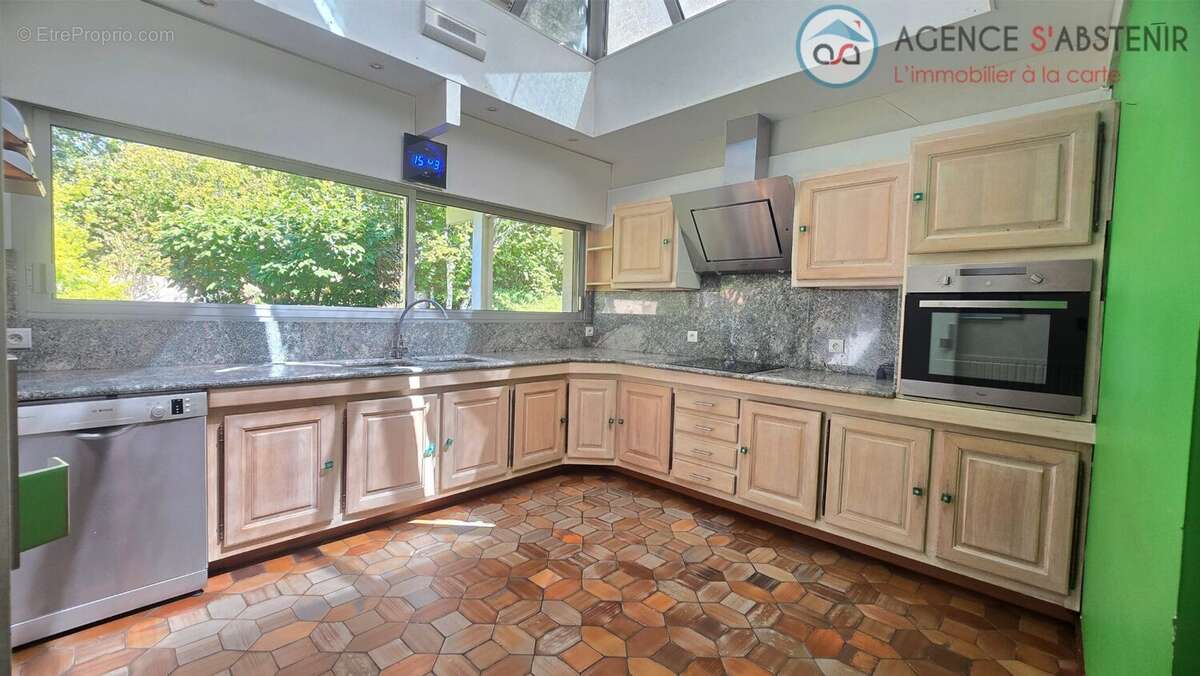 Maison à SAINT-JEAN-D'ILLAC