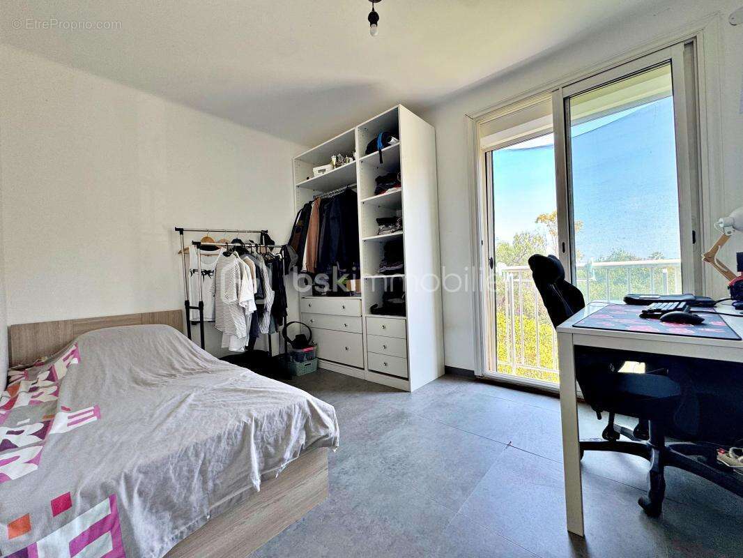 Dpt var - hyeres-les-palmiers - appartement t4 de 73 m² en duplex - 2 eme et 3 eme etage - photo 16