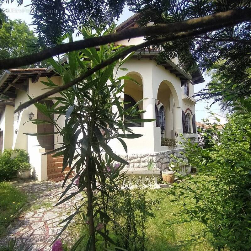 Maison à VILLENAVE-D'ORNON
