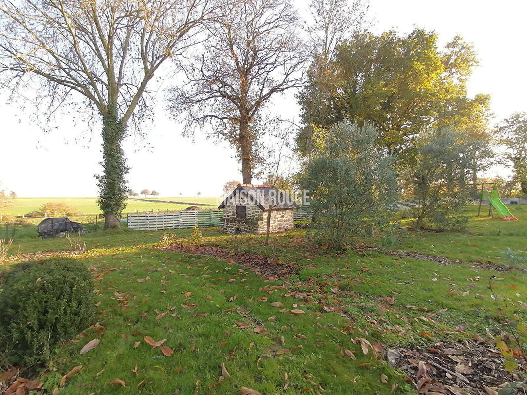 Maison à BAZOUGES-LA-PEROUSE