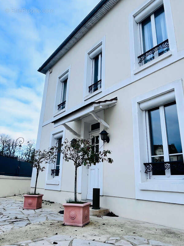 Maison à CLAYE-SOUILLY