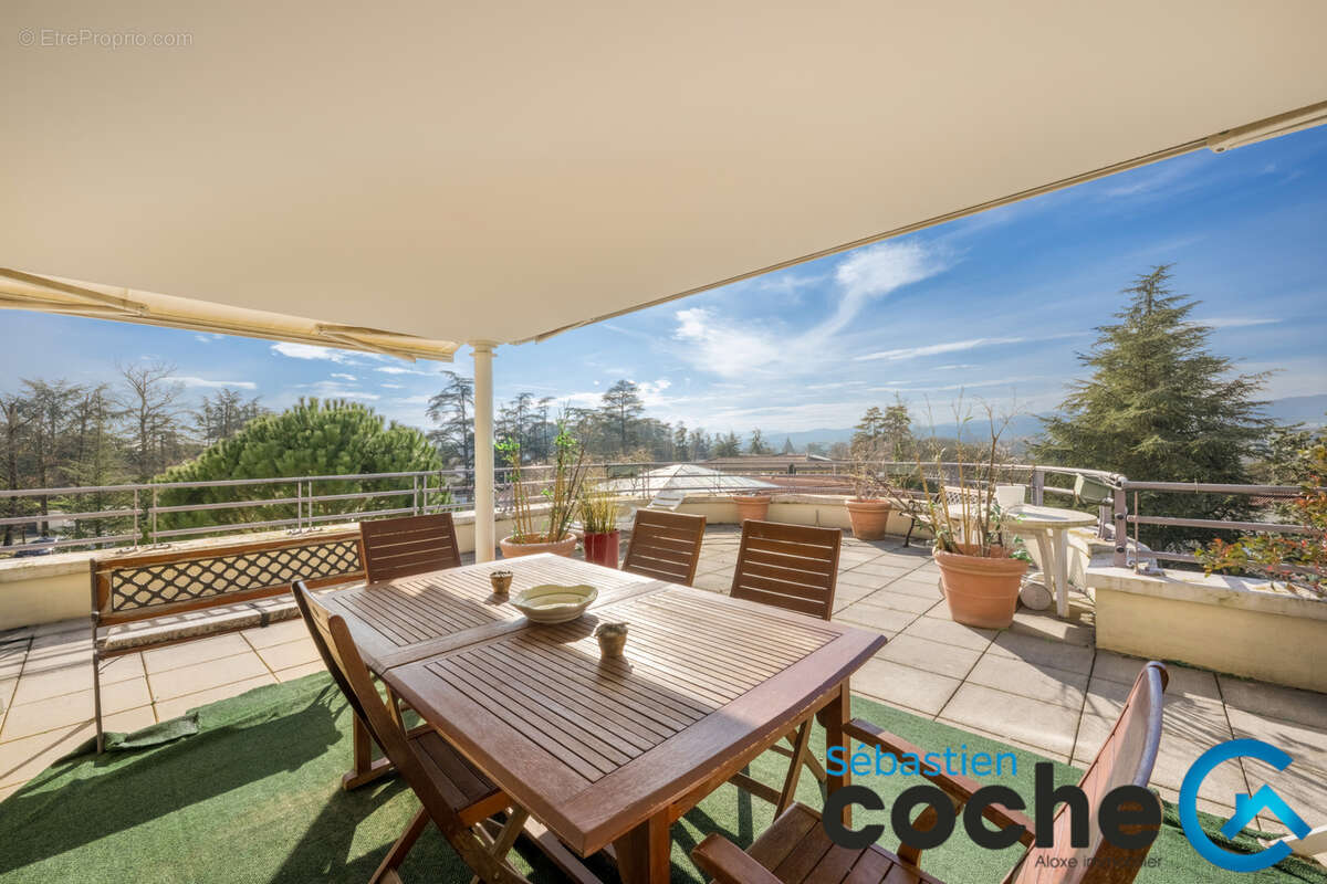 Appartement à CHARBONNIERES-LES-BAINS