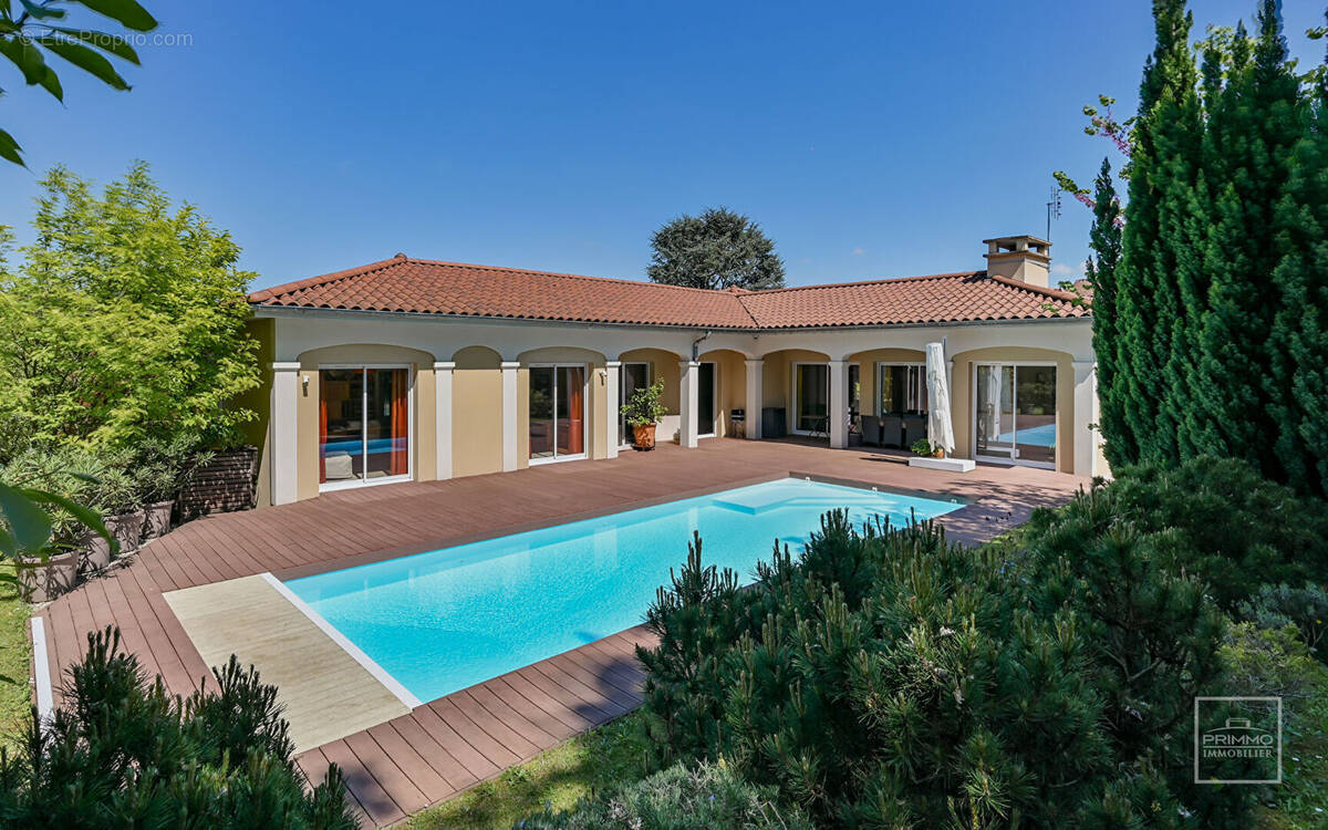 Maison à COLLONGES-AU-MONT-D&#039;OR