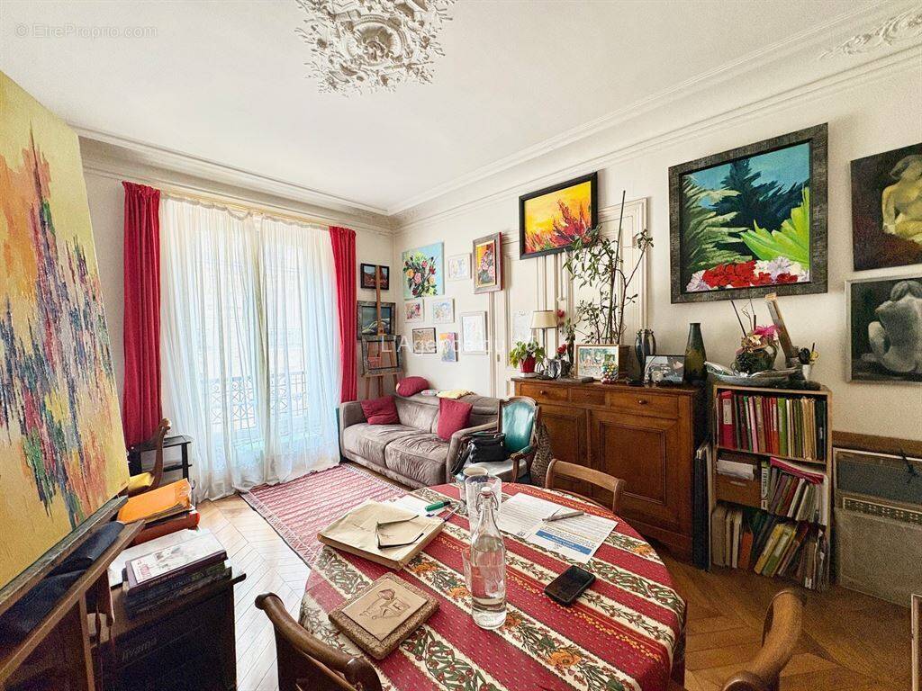 Appartement à PARIS-15E