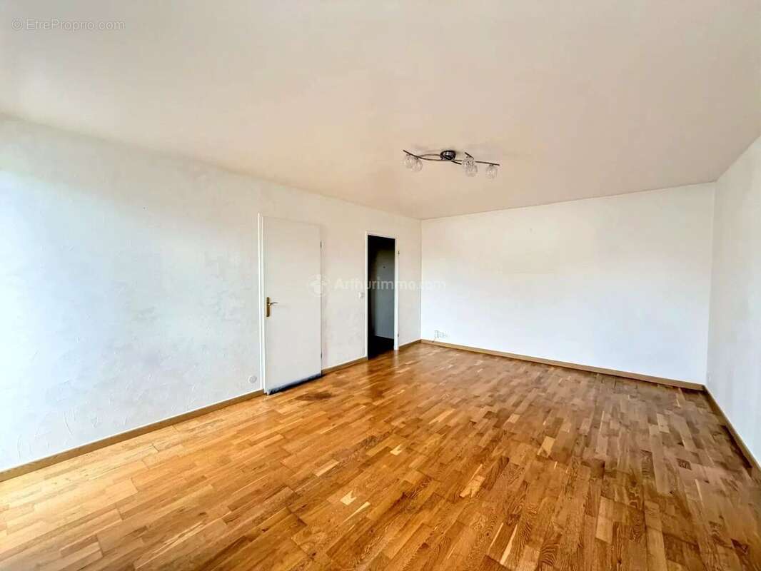 Appartement à MAGNY-LE-HONGRE