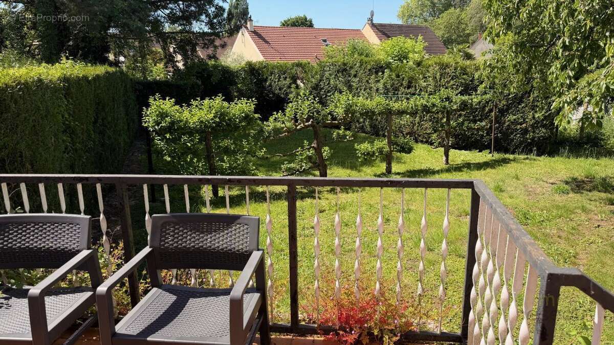 Maison 92 m² à Magny-En-Vexin  - photo 2