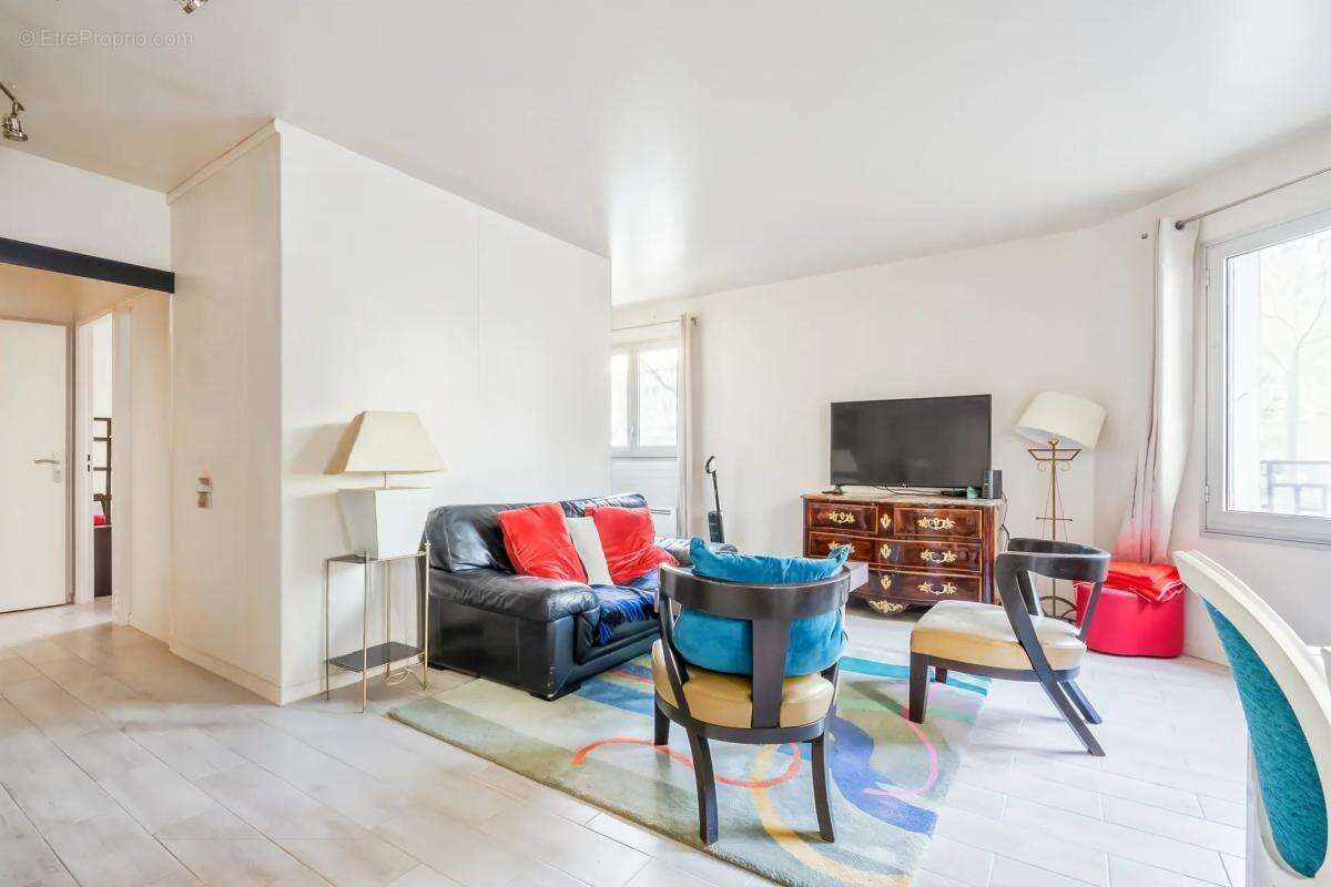 Appartement à PARIS-14E