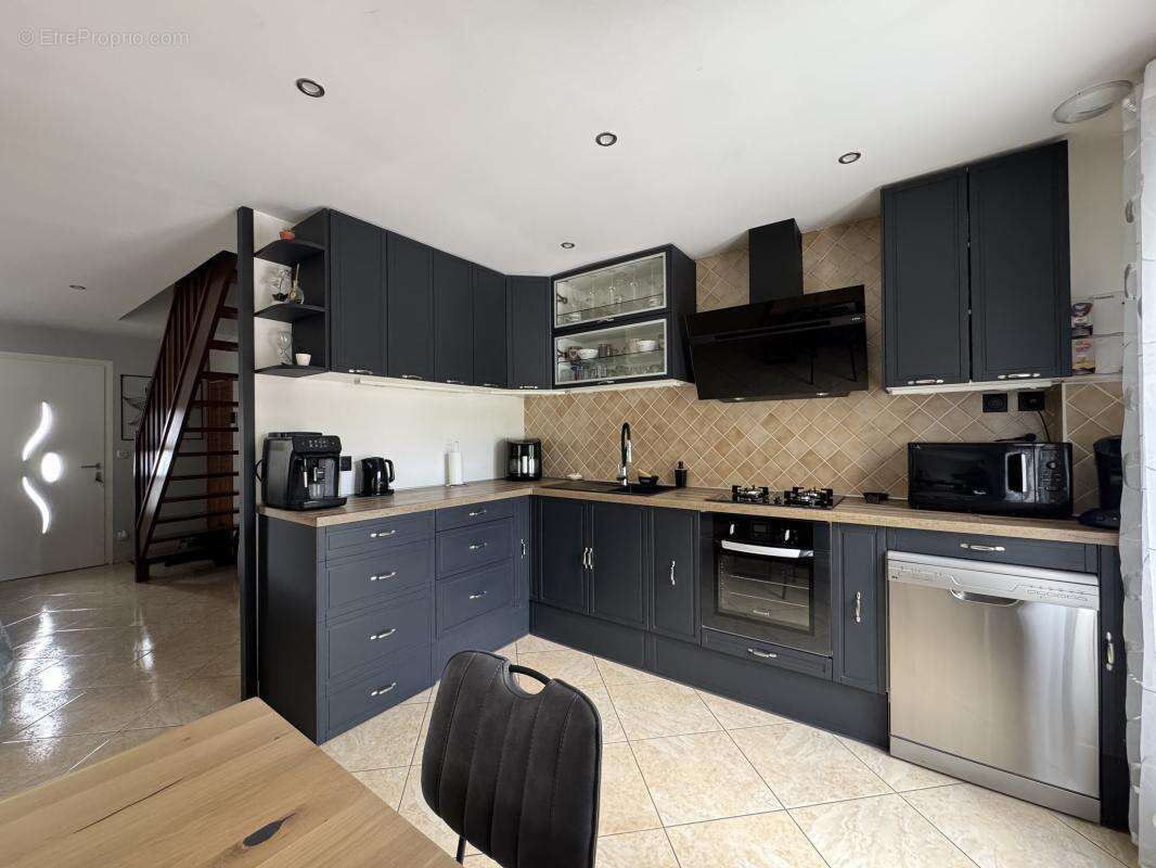 Maison à PONT-SUR-YONNE