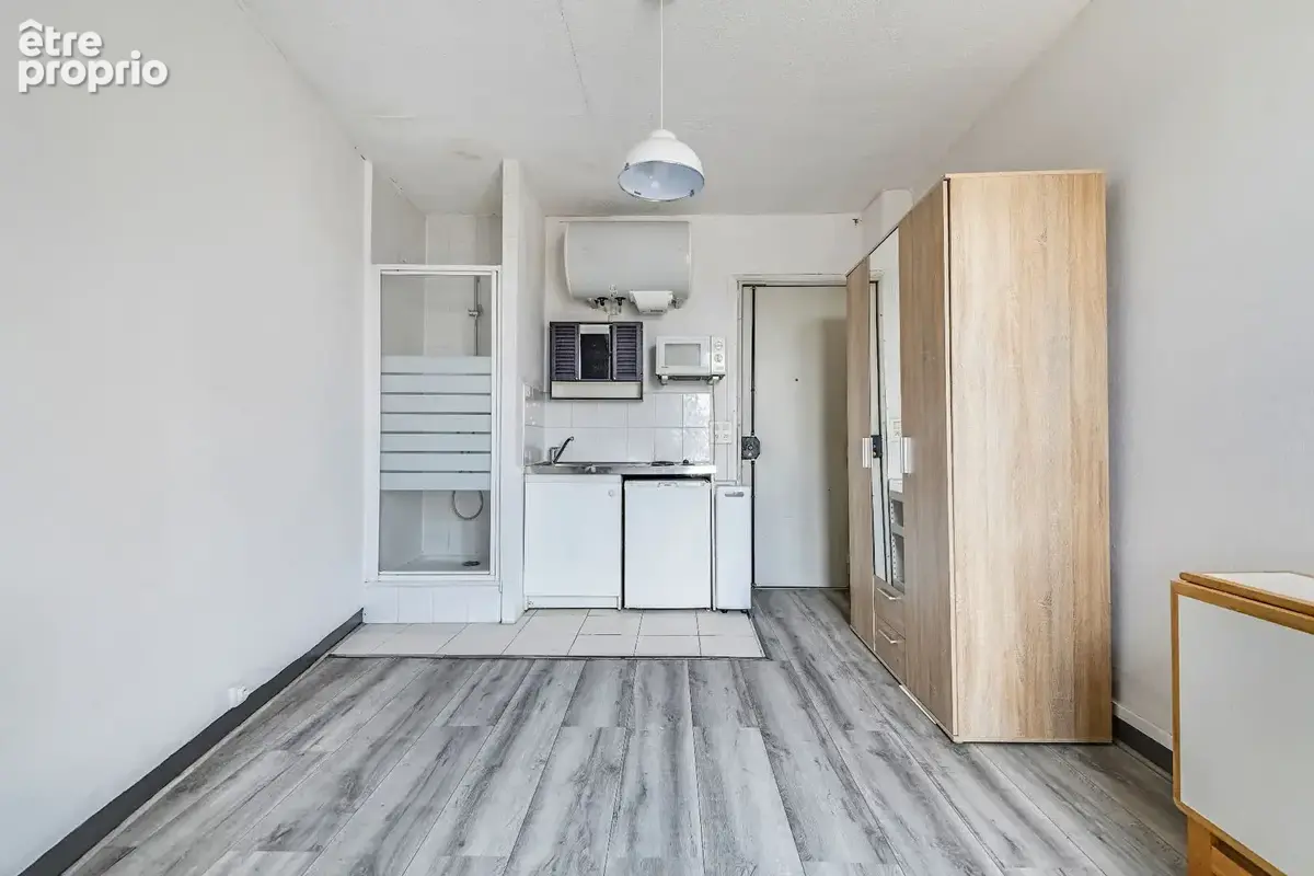 Rue Damrémont, studio à vendre en dernier étage ! - photo 8