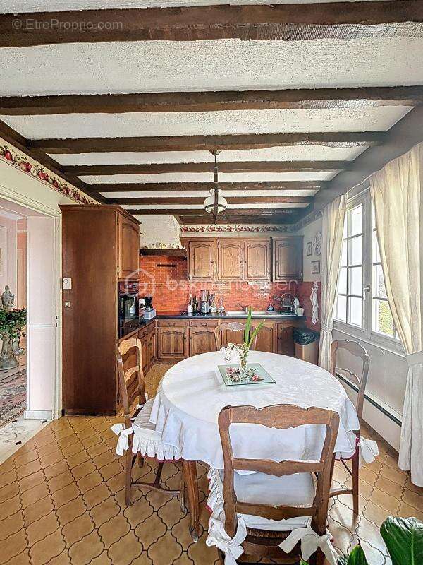 Maison à ETAMPES-SUR-MARNE