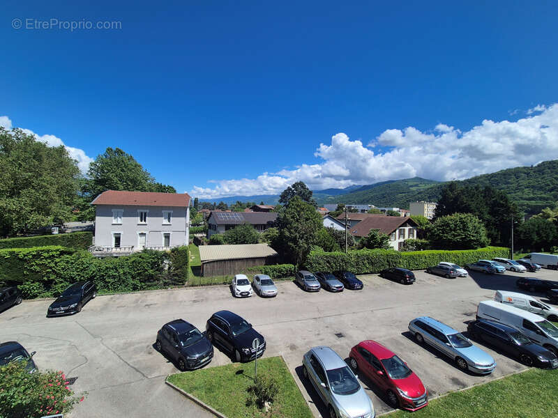 Appartement à SAINT-MARTIN-D'HERES