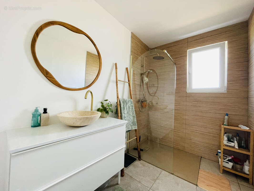 Maison à TERRASSON-LAVILLEDIEU