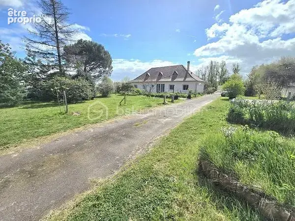 Magnifique maison perigourdine de 160 m2 avec 4 chambres (possibilite 5) sur un terrain de 2 351 m2 !!! - photo 2