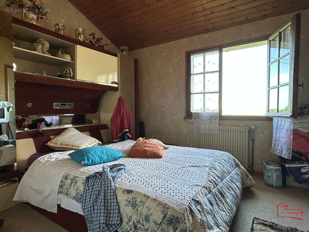 Maison à LAROQUE-TIMBAUT