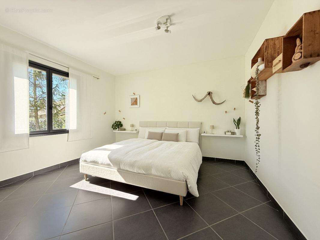 Maison à SAINT-PARDOUX-LA-RIVIERE