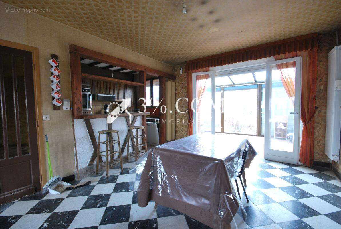 Maison à LA CHAPELLE-D'ARMENTIERES