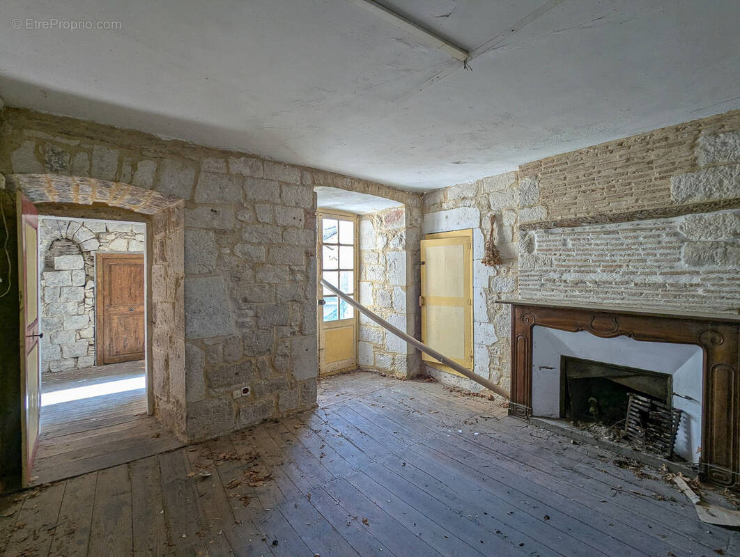 Maison à BAGAT-EN-QUERCY