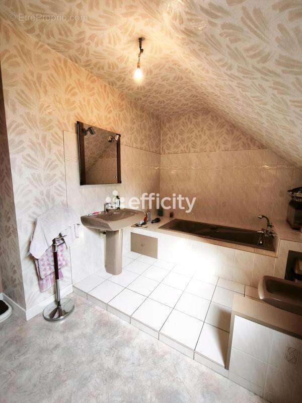 Maison 144 m² à Vilde-Guingalan  - photo 11