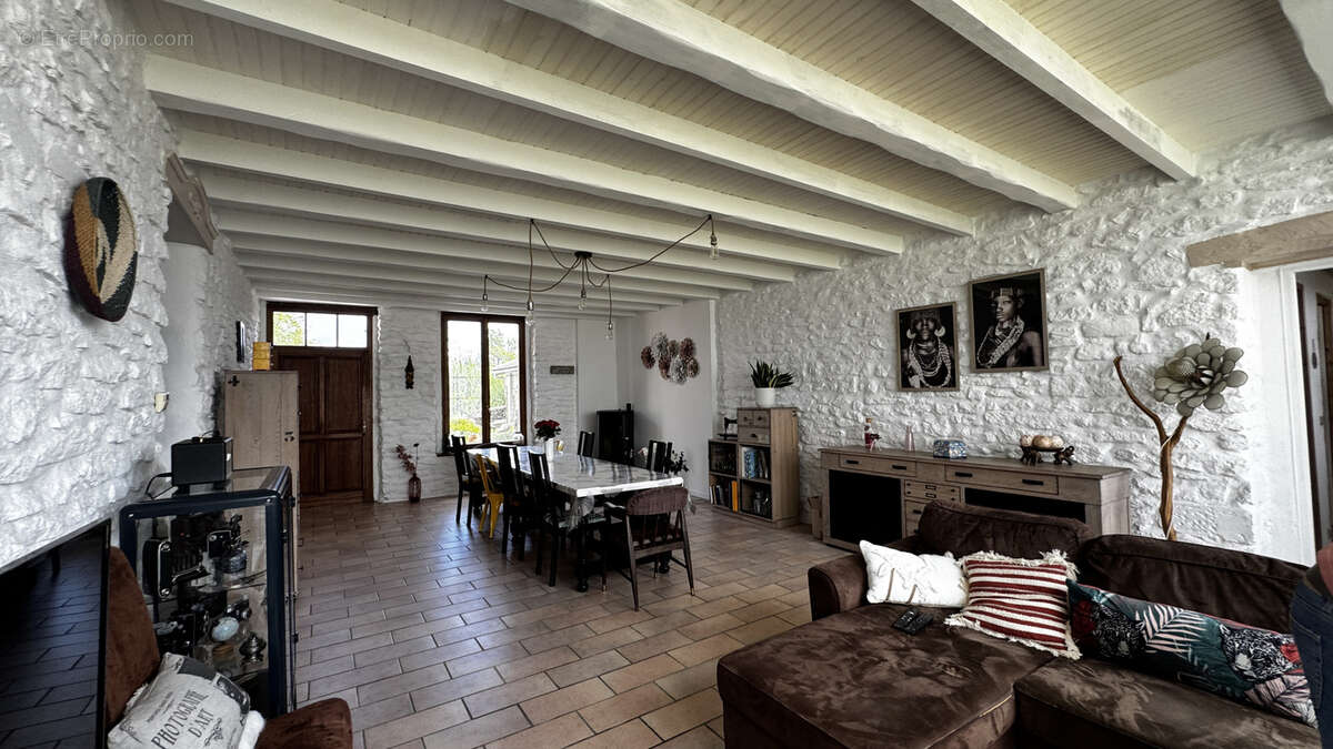 Maison à ETAIN